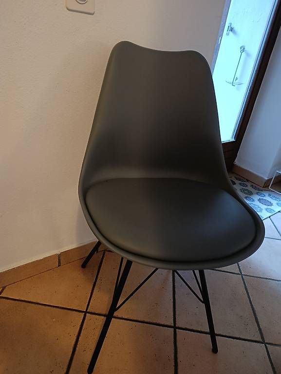 Chaises: Esszimmerstühle  – D'occasion à Barbengo par ajo_t2x5 1