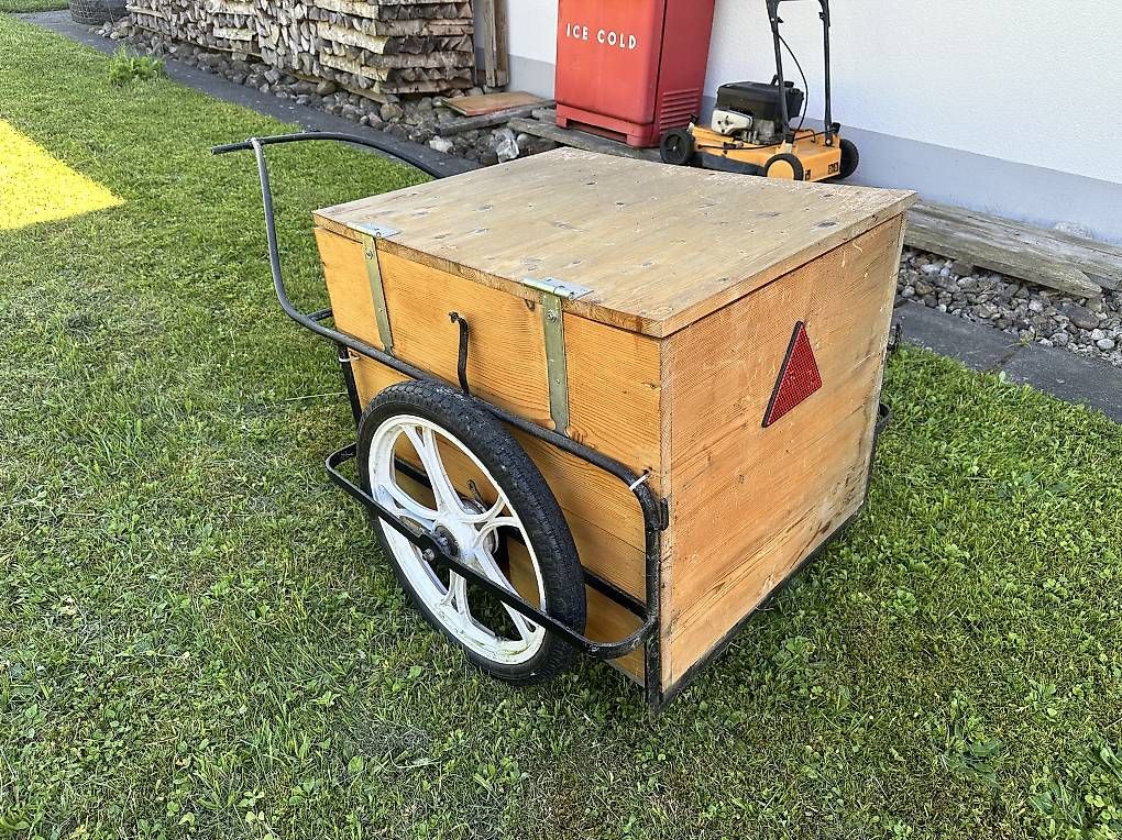 Rimorchi: Milchwagen / Mofaanhänger – Usato da Mühlrüti venduto da Chalberchue 2