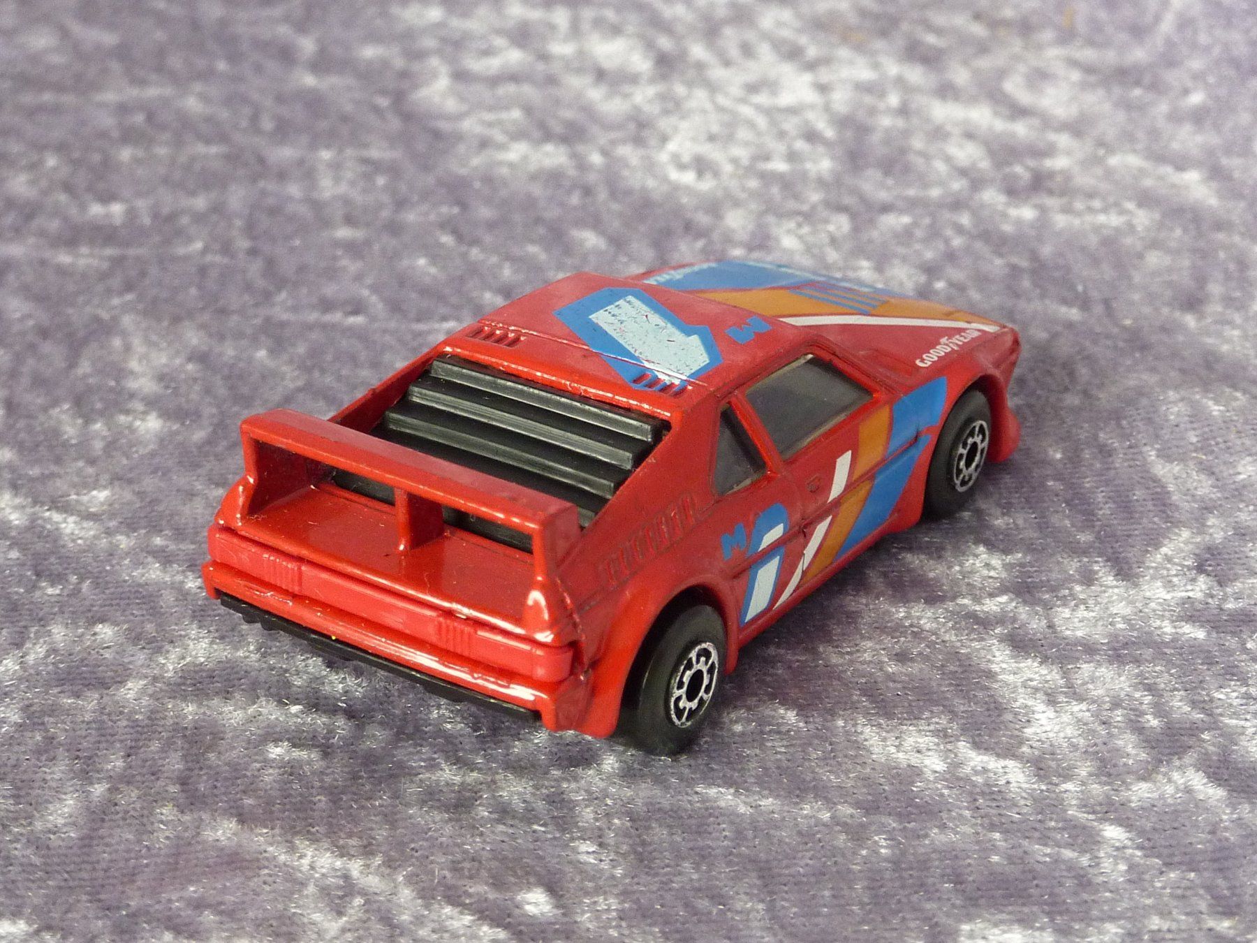 Matchbox Modellini d'auto: BMW M1 1:64 – Usato da Dürrenäsch venduto da Cobra1ch 2