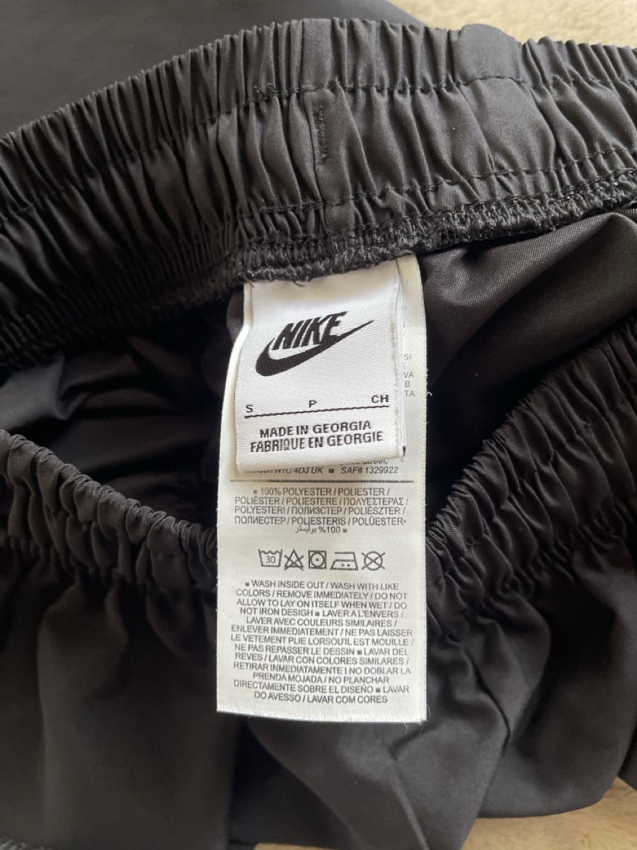 Nike Pantaloni: Sporthose von Nike Gr. S – Usato da Balsthal venduto da Katzenfan99 1