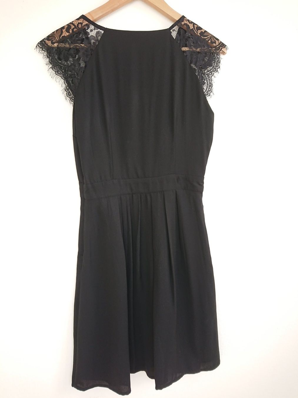 Kleider: Damen Kleid ABOUT YOU Gr. 36 Schwarz – Gebraucht aus Hallau von CHACLA 4