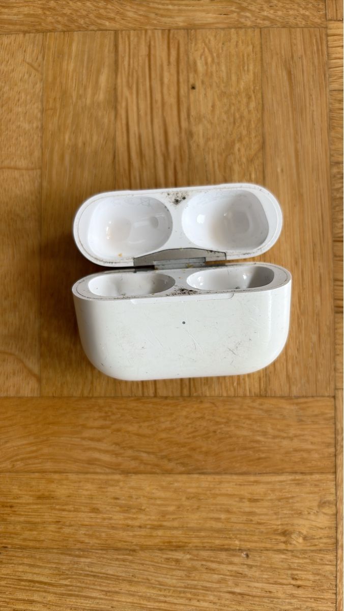 Coques & Protection écran: Apple AirPods Pro Ladecase weiss – D'occasion à Zürich par Nonas1996