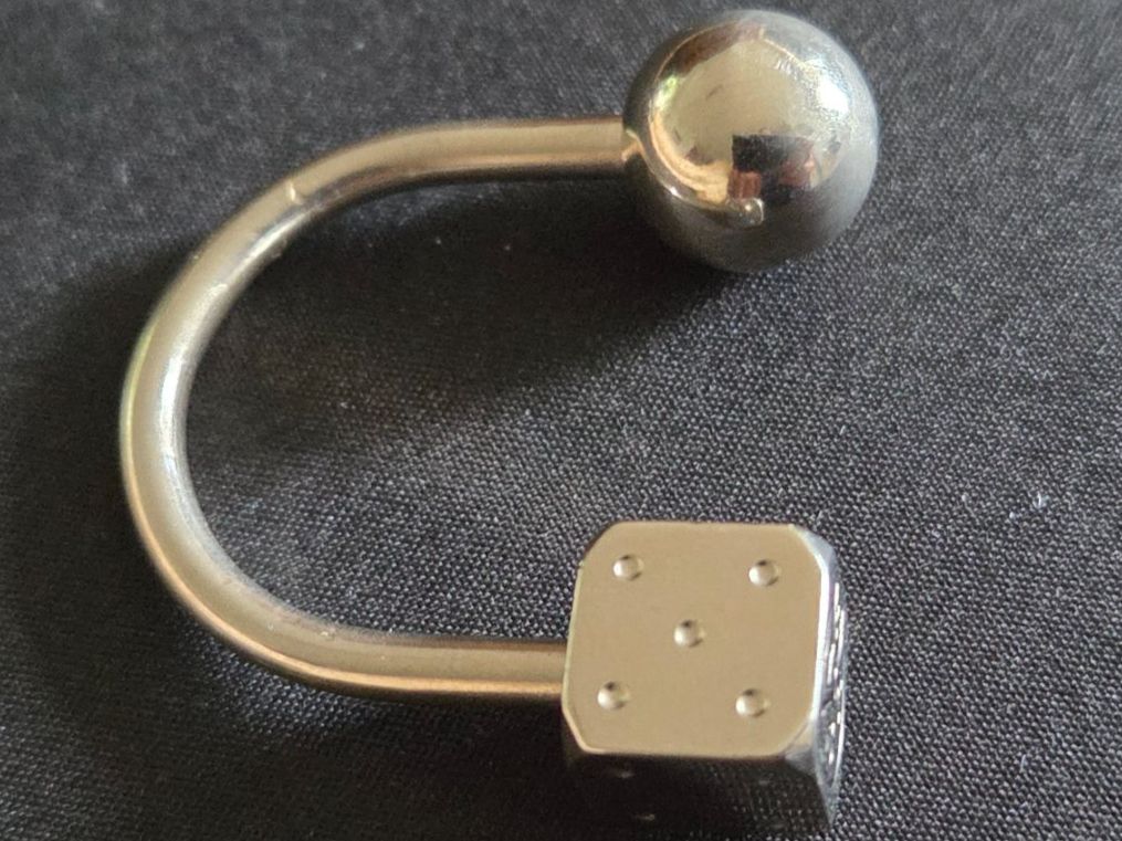 Portachiavi: Porte-clés T.C.S en forme de dé, article de collection – Nuovo (secondo la descrizione) da Neuchâtel venduto da golden02 1