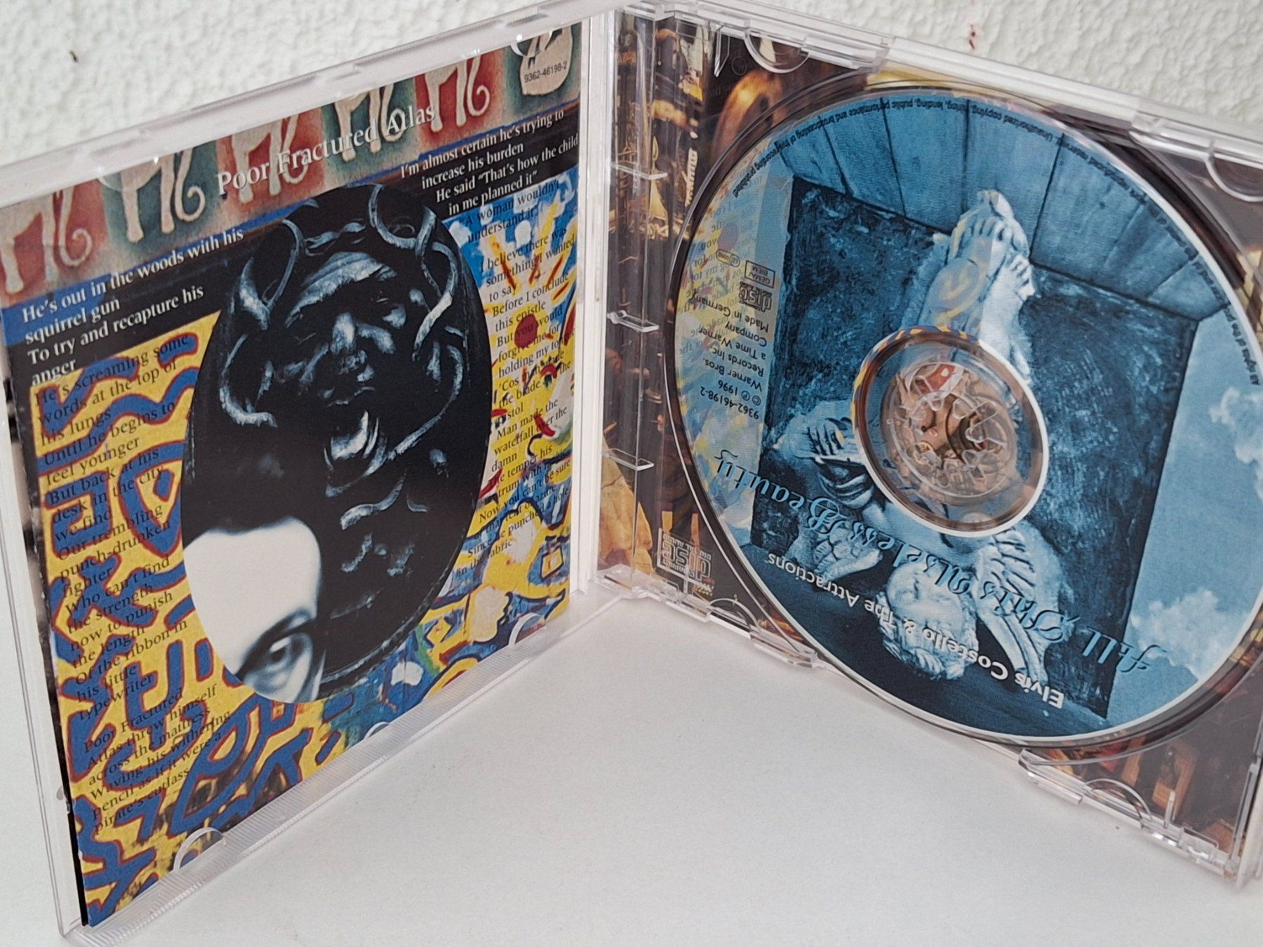 CD: CD Elvis Costello -  All This Useless Beauty – Usato da Aarberg venduto da Jackup1 2