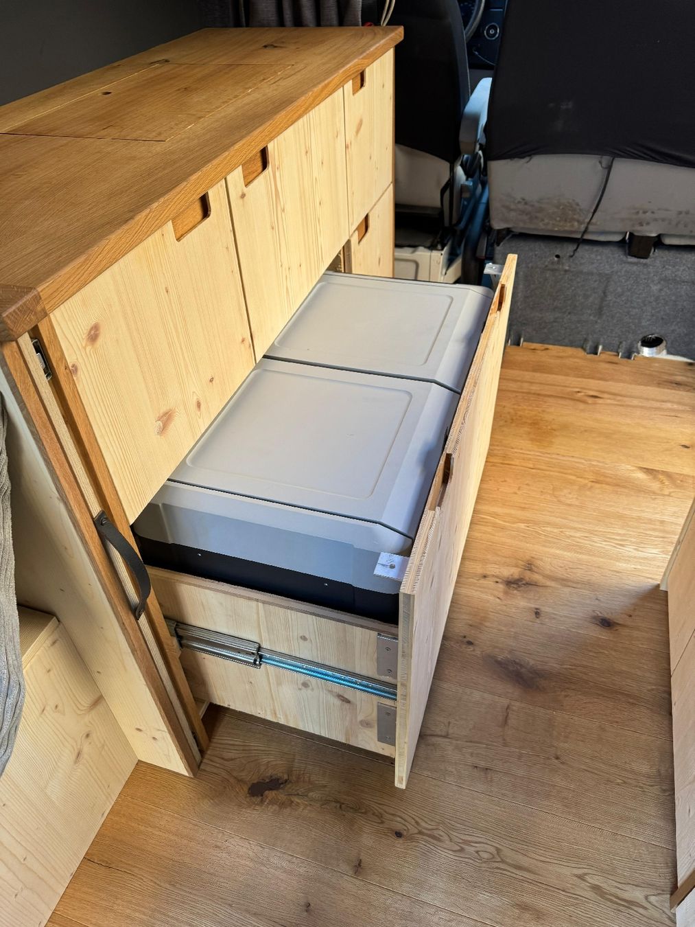 VW Camping Fahrzeuge: Vw Crafter Camper – Gebraucht aus Felsberg von HWSDesign 7