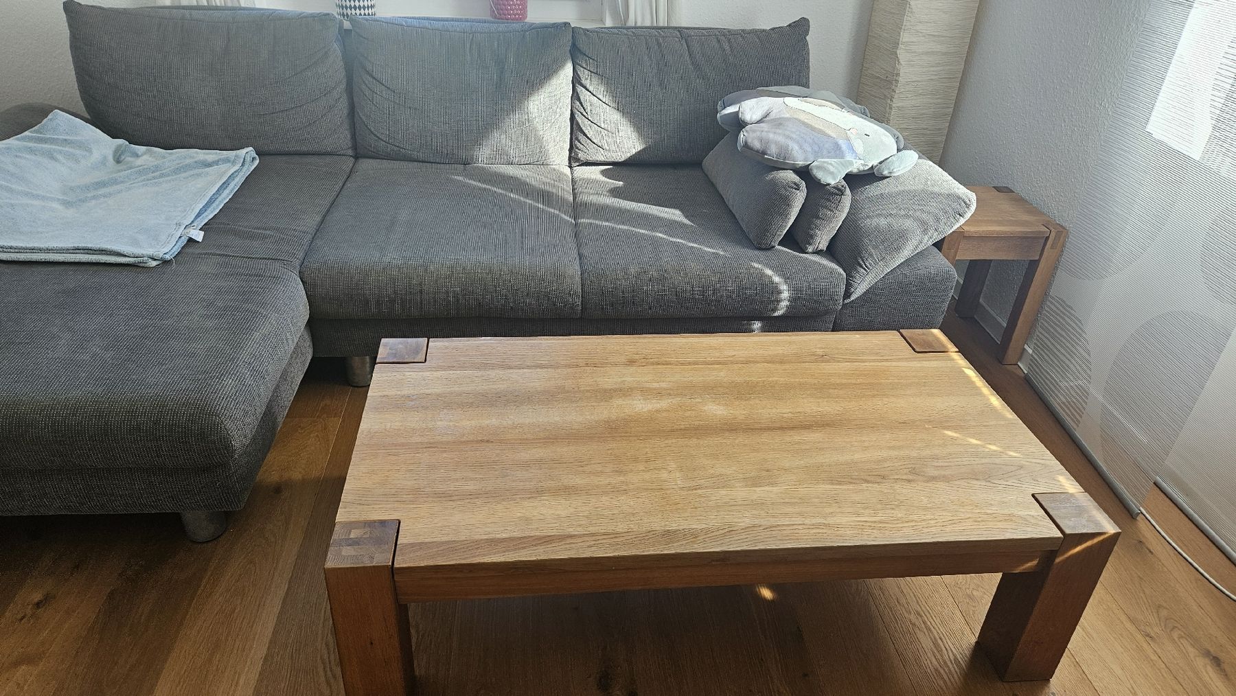 Tavoli: Wohnzimmertisch Couchtisch Holz Eiche massiv – Usato da Fislisbach venduto da kristinamuc 1