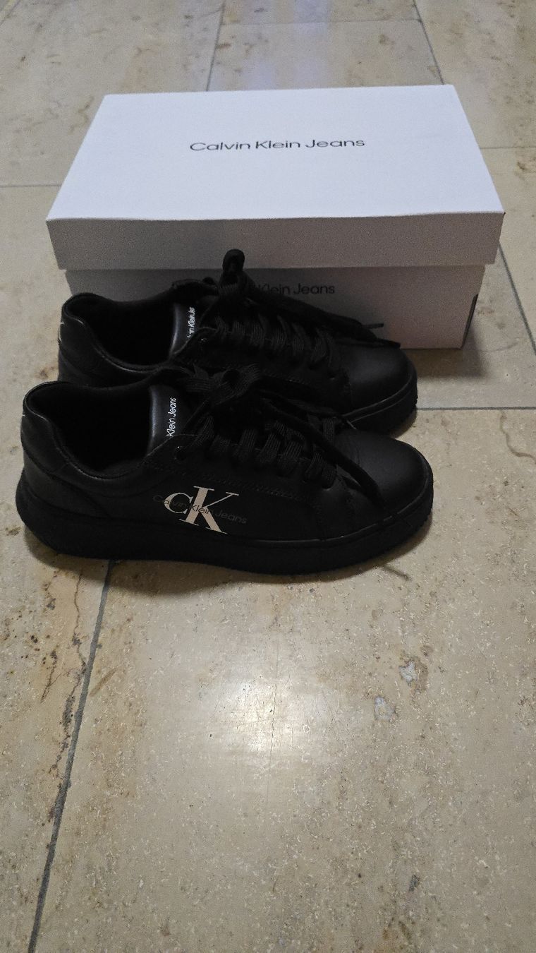 Calvin Klein Scarpe da uomo: Schwarze Calvin Klein Sneaker Grösse 36 – Nuovo (secondo la descrizione) da Aristau venduto da rap_6nvq