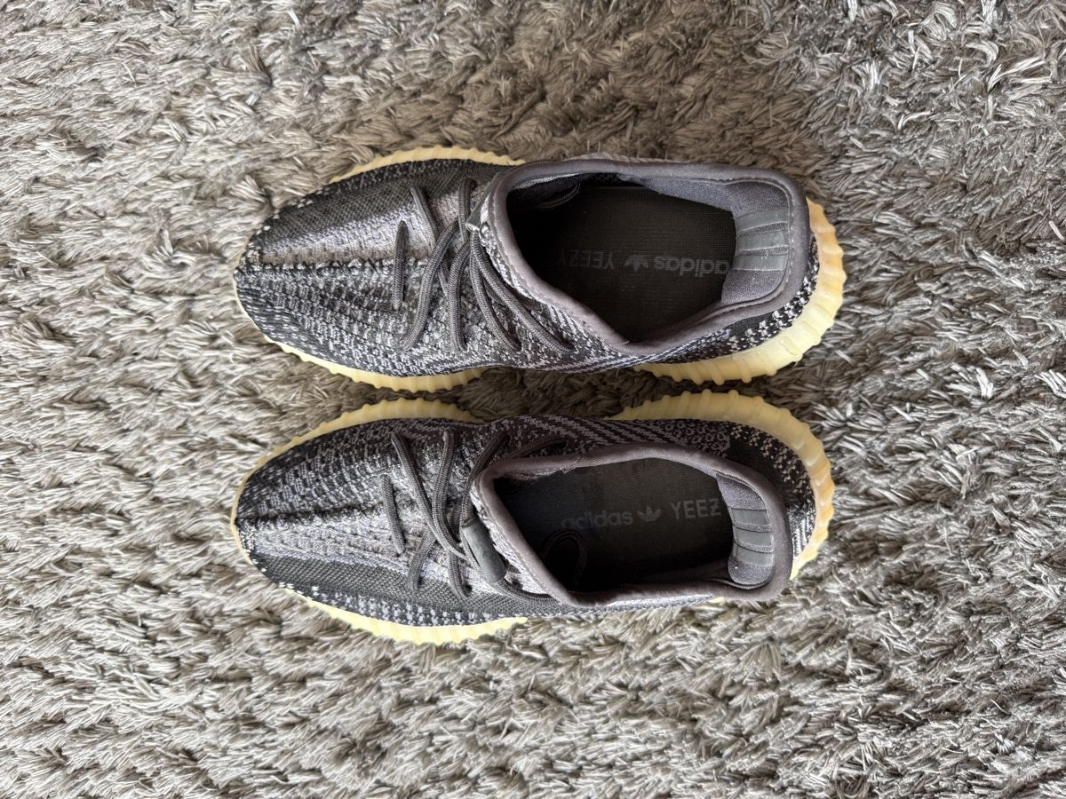 Adidas Herrenschuhe: Adidas Yeezys – Neu (gemäss Beschreibung) aus Hochfelden von mat_m29w 3