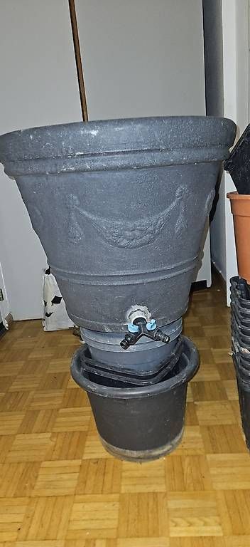 Mangimi: Kunststoff Kübel mit doppeltem Auslass  – Usato da Frenkendorf venduto da fel_vpj8 2