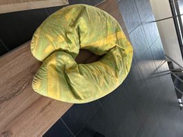 Coussin d'allaitement vert jaune bon état