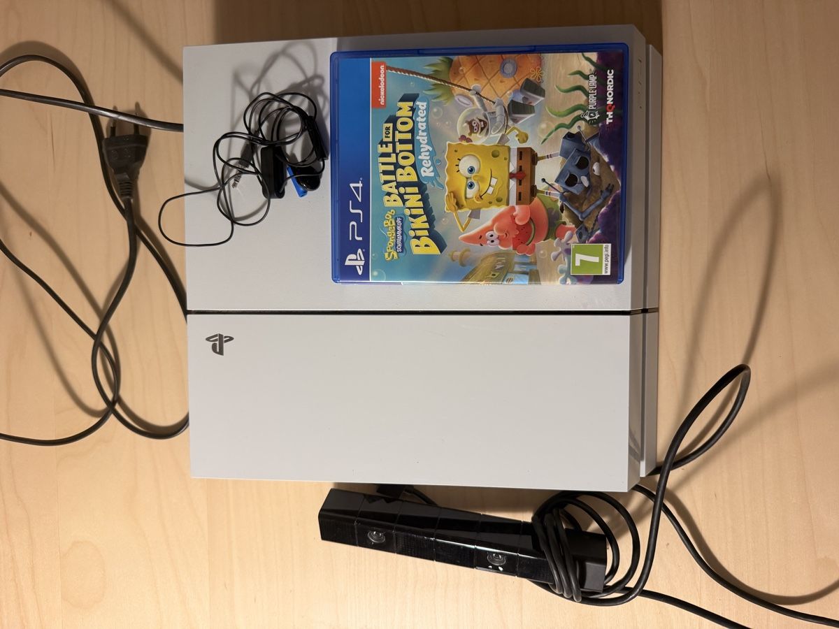 Sony Konsolen: Playstation 4 mit Spiel – Neu (gemäss Beschreibung) aus Luzern von kar_r75y