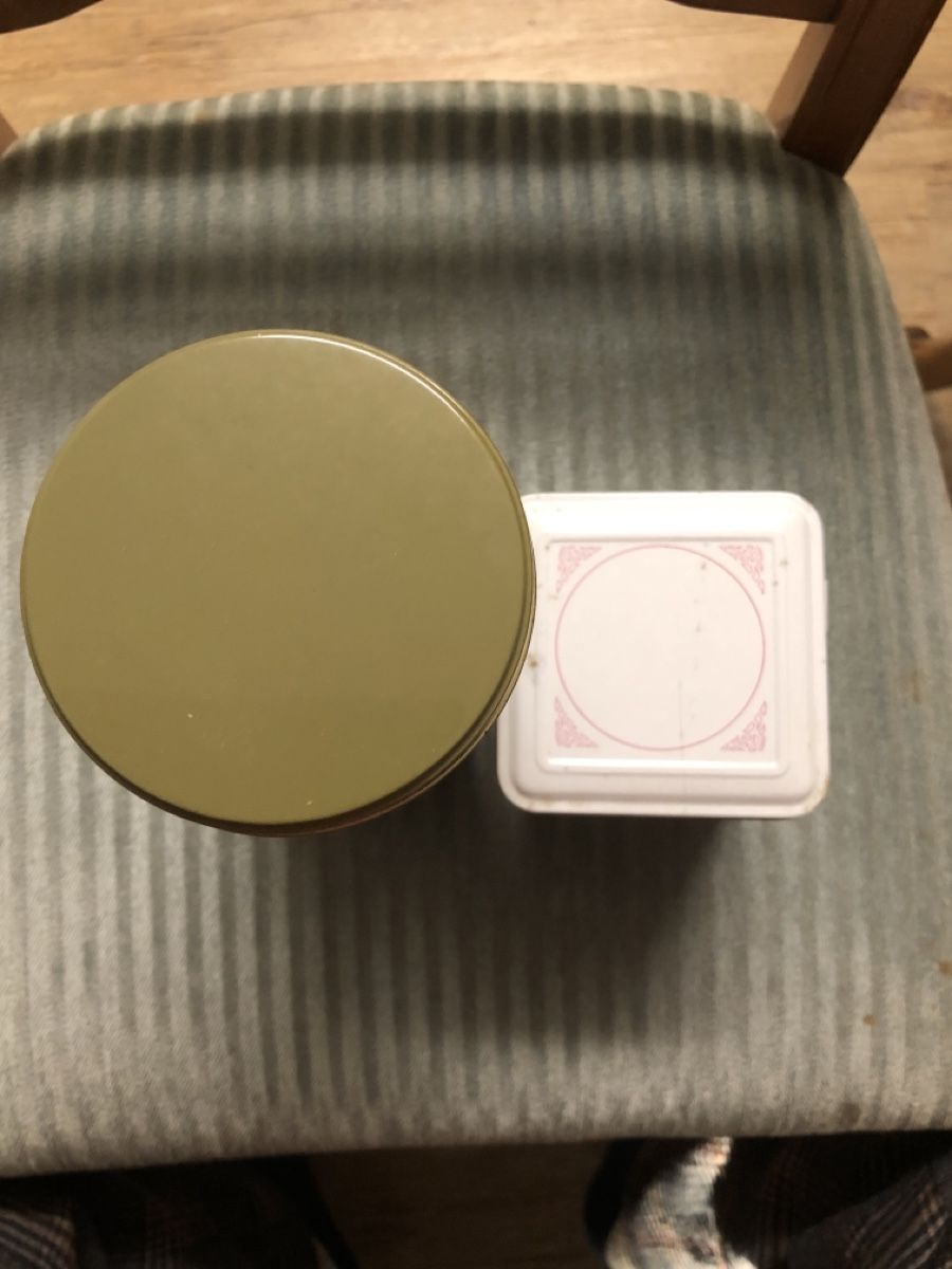Sonstige Dekorationen & Accessoires: 2 alte Blechdosen Jugendstilmuster – Gebraucht aus Zürich von sab_d82w 4