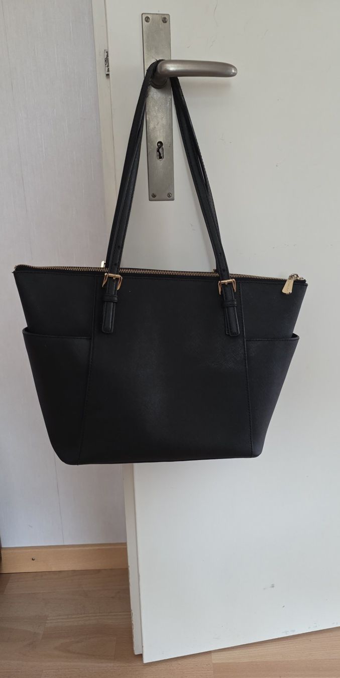 Michael Kors Borse da donna: Original Michael Kors Tasche/Shopper, Schwarz – Usato da Wädenswil venduto da Vegas65 1