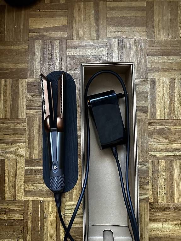 Asciugacapelli: Dyson Airstraight – Usato da Cortaillod venduto da bap_7q9y 4