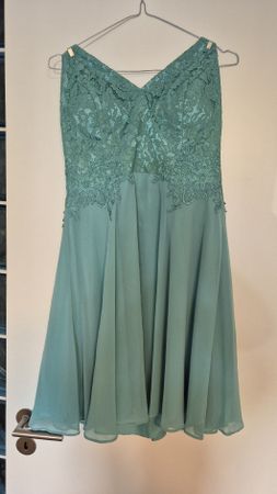 Robe Vera Mont vert menthe taille 40 état neuf