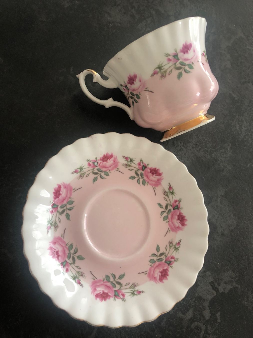 Royal Albert Tazze: Royal Albert Tasse & Unterteller – Usato da Oberglatt ZH venduto da ssch81 3