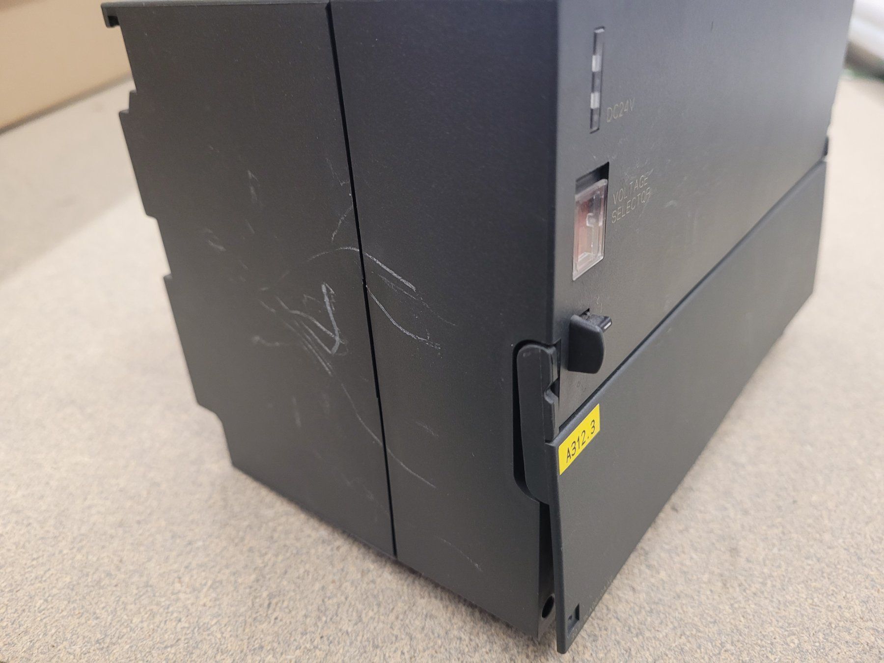 Siemens Componenti elettronici: Siemens SPS Simatic S7 / 6ES7 307-1KA00-0AA0 – Usato da Vitznau venduto da Night-Fire 3