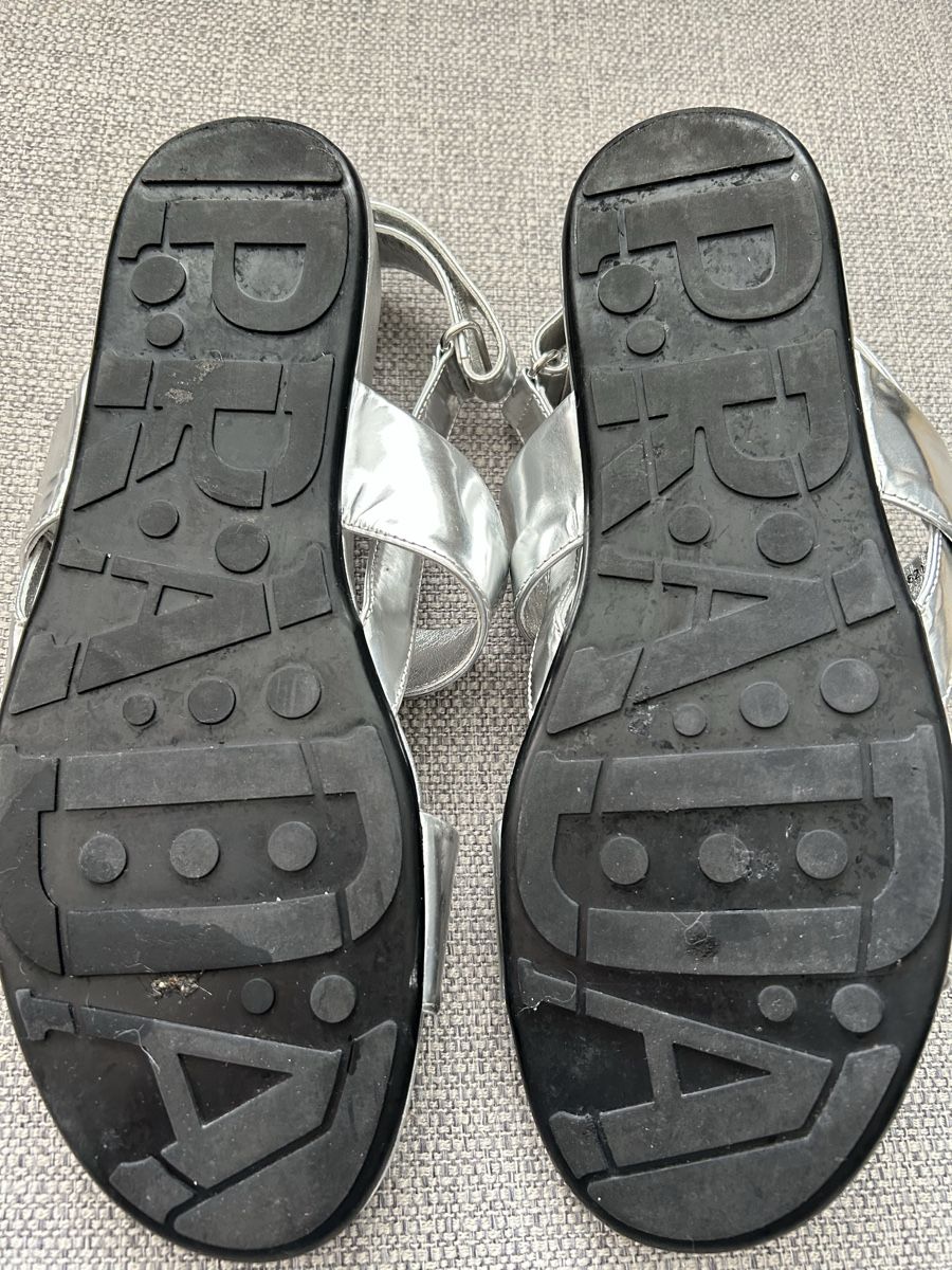 Prada Scarpe da uomo: Prada Sandalen Gr. 41 Silber – Usato da Arlesheim venduto da Mega.Mindy 4