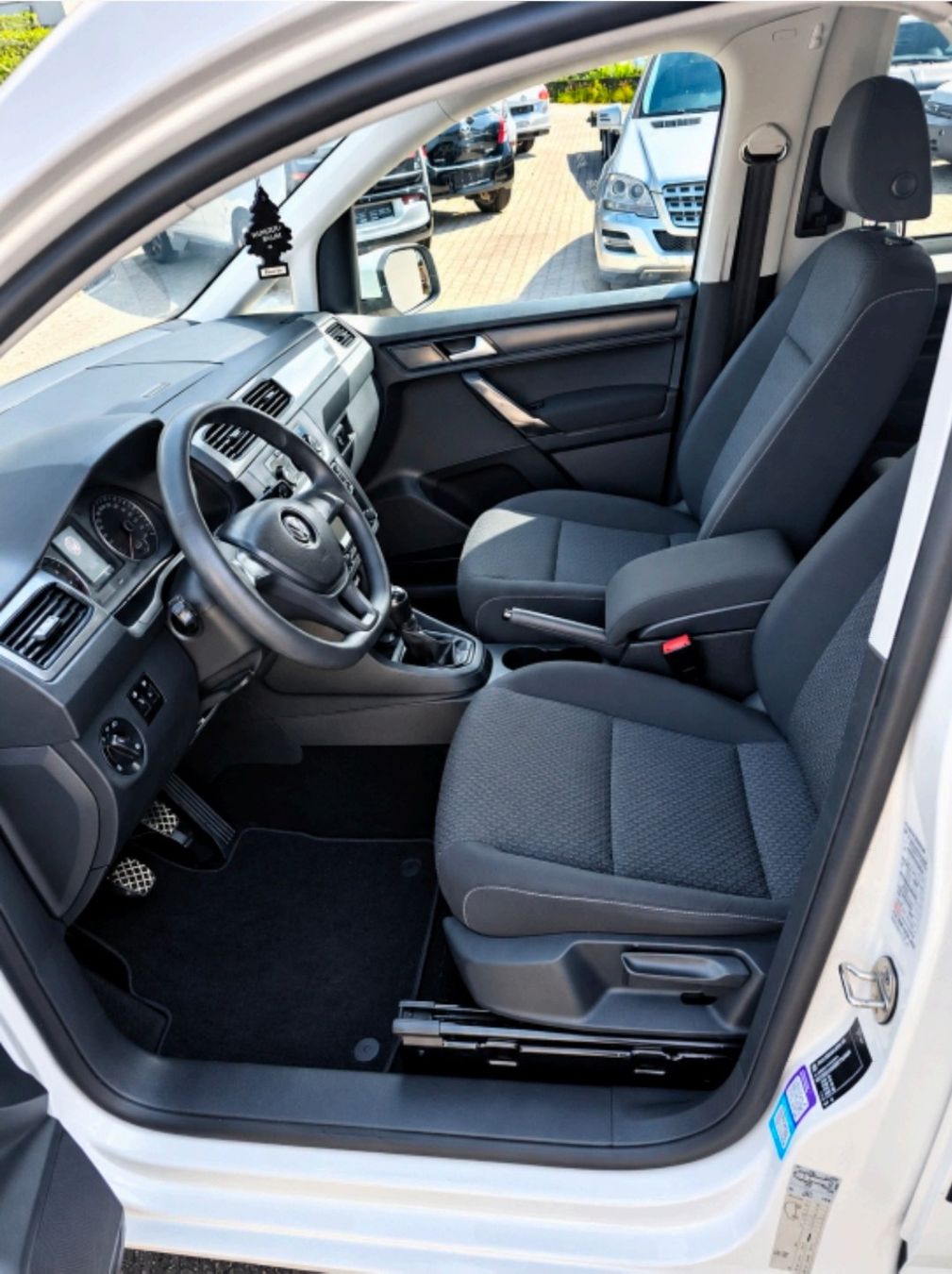 VW Veicoli commerciali: VW Caddy 1.0 TSI – Usato da Bellinzona venduto da eri_mq8w 5