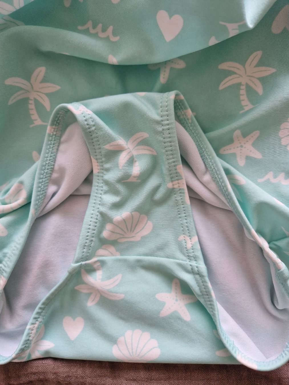 H&M Costumi da bagno & Bikini: Badeanzug H&M Grösse 98/104 mintgrün  – Usato da Heimberg venduto da Eleanor20 3