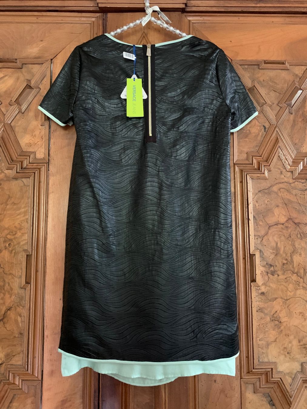 Versace Kleider: VERSACE Kleid Neu Mit Label  /Boutique Preis 479,- – Neu und originalverpackt aus Interlaken von Bona55 2