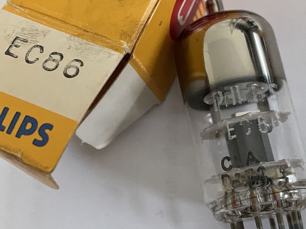 Philips Elektronikbauteile: EC86 &-88 Philips  – Neu (gemäss Beschreibung) aus Oftringen von Jradioman 3