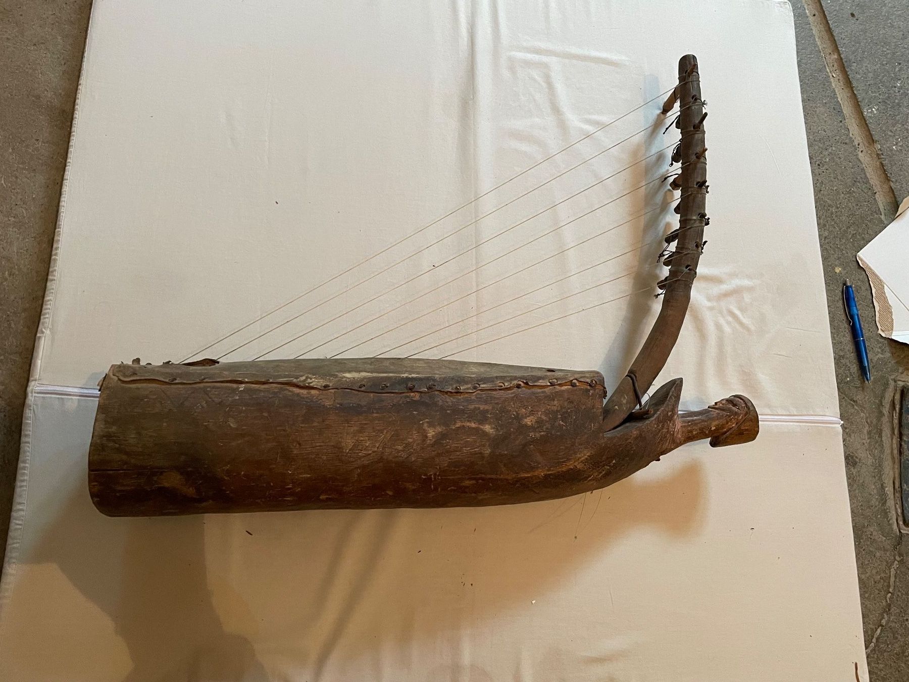 Strumenti musicali: Saiteninstrument aus AFRIKA – Usato da Bern venduto da Csaxo