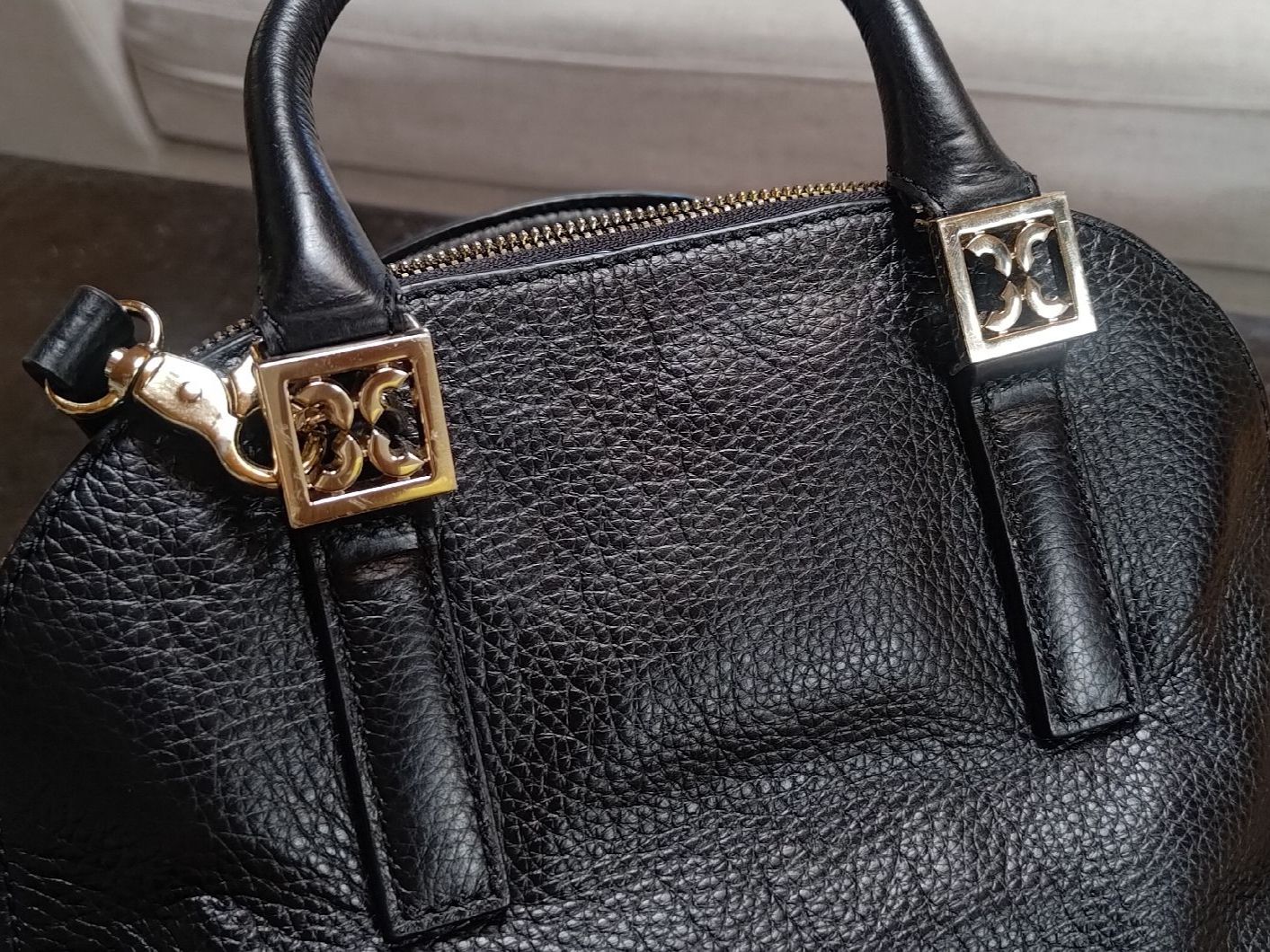 Coccinelle Taschen für Damen: COCCINELLE Designertasche Schwarz Leder – Gebraucht aus Zürich von yprat 4