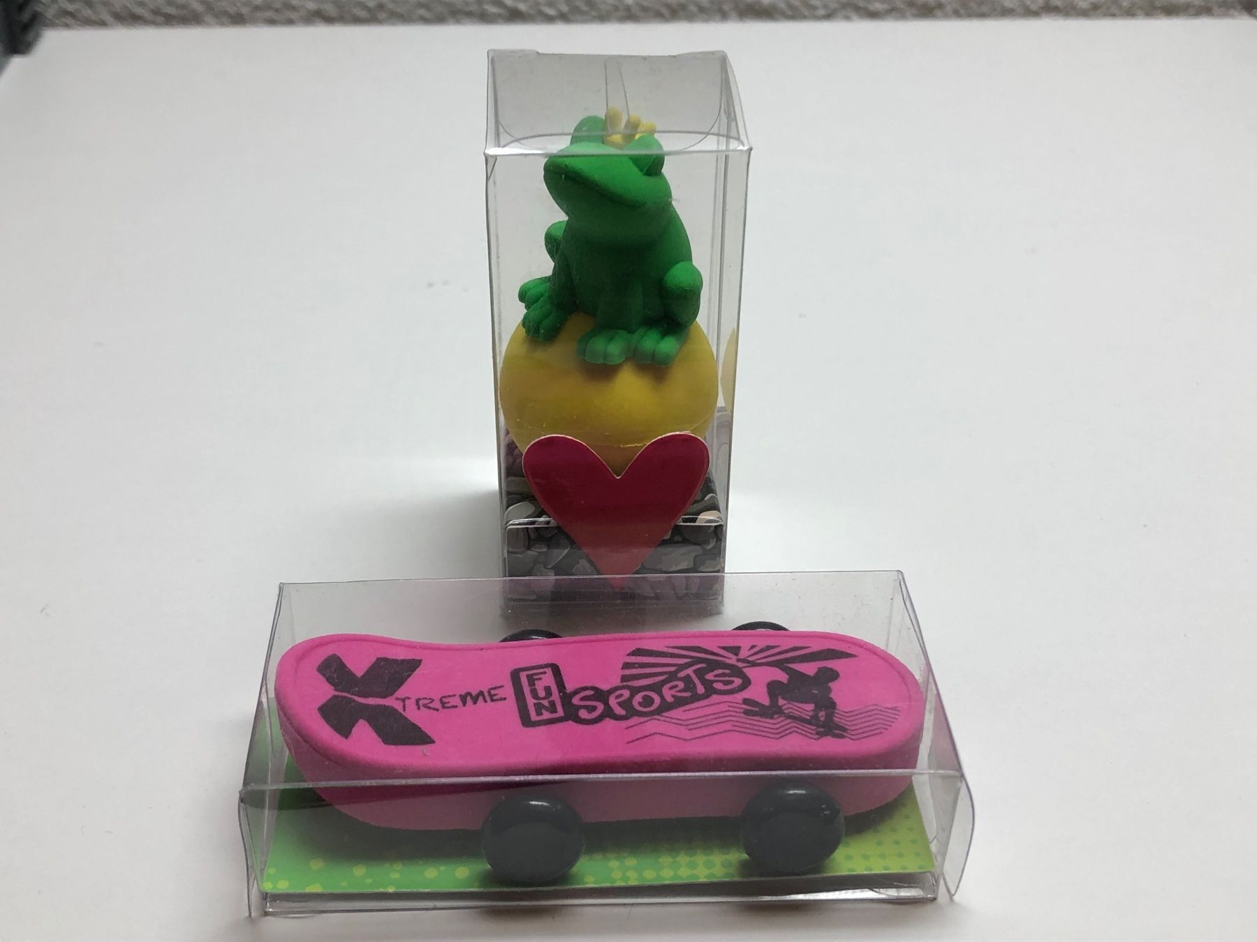 Statuette: Radiergummi Frosch / Skateboard – Nuovo e nell'imballaggio originale da Glis venduto da Timer
