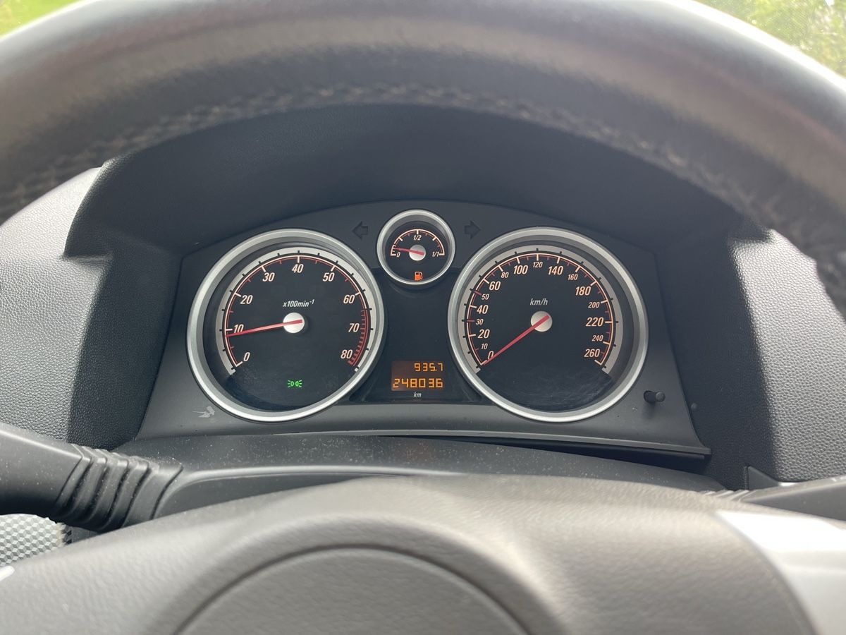 Opel Automobili: OPEL ASTRA H 18 OPC Line – Usato da Spiez venduto da bertula 6