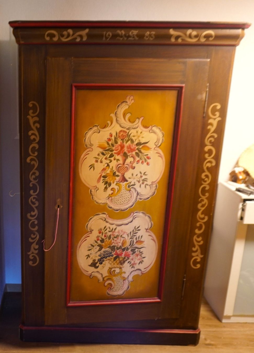 Armadi: Kunstvoller Bauernschrank – Usato da St. Peterzell venduto da sunshine0013