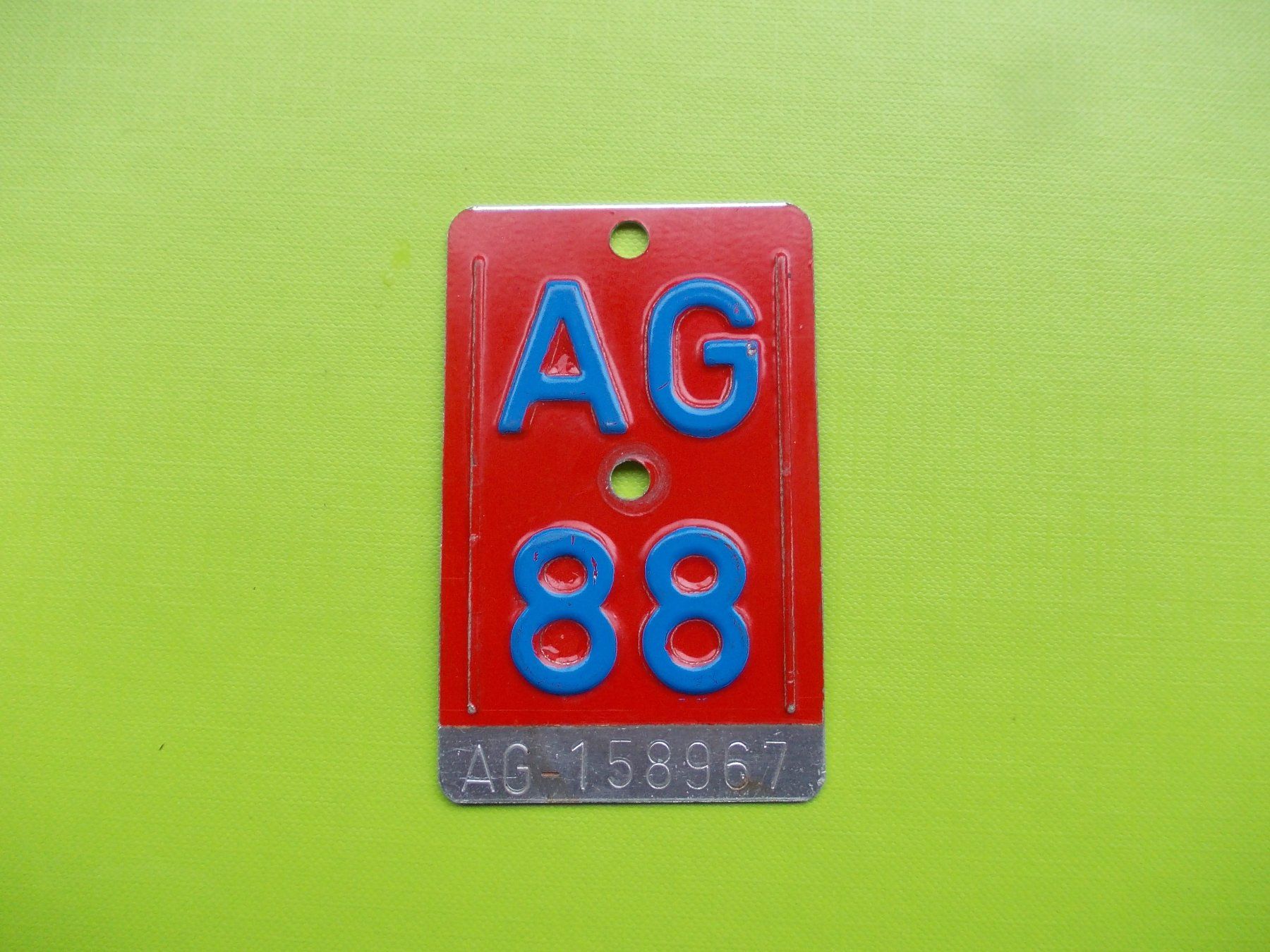 Schilder: Velonummer / Fahrradnummer AG 88 – Gebraucht aus Gsteigwiler von HORMIGA21