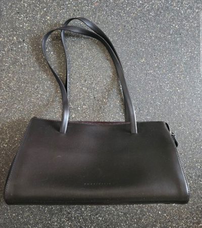Coccinelle Handtasche dunkel braun guter Zustand neuwertig 
