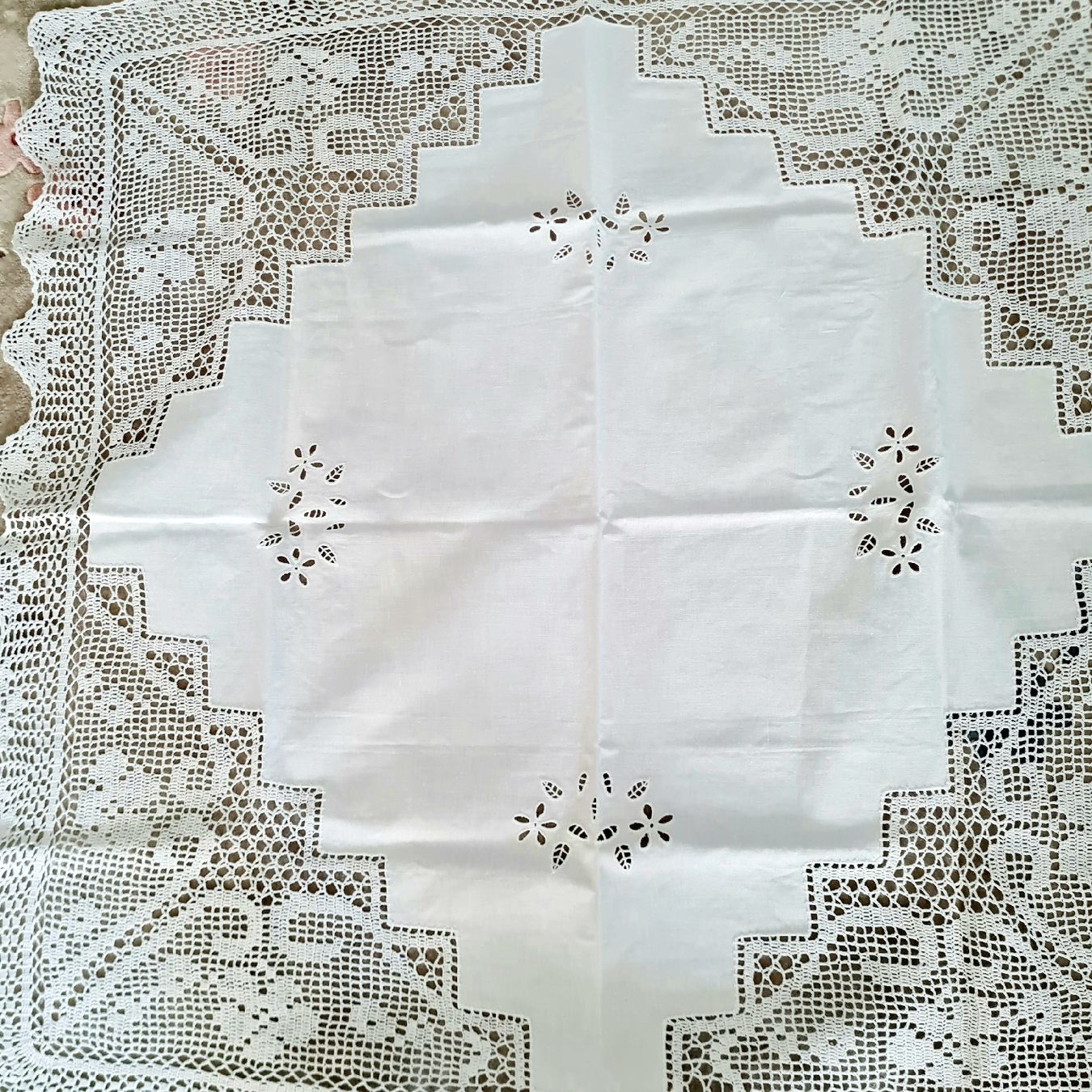 Sonstige Tischwäsche: Tischdecke ,exclusive Handarbeit 90/90cm – Neu (gemäss Beschreibung) aus Siebnen von annigannig