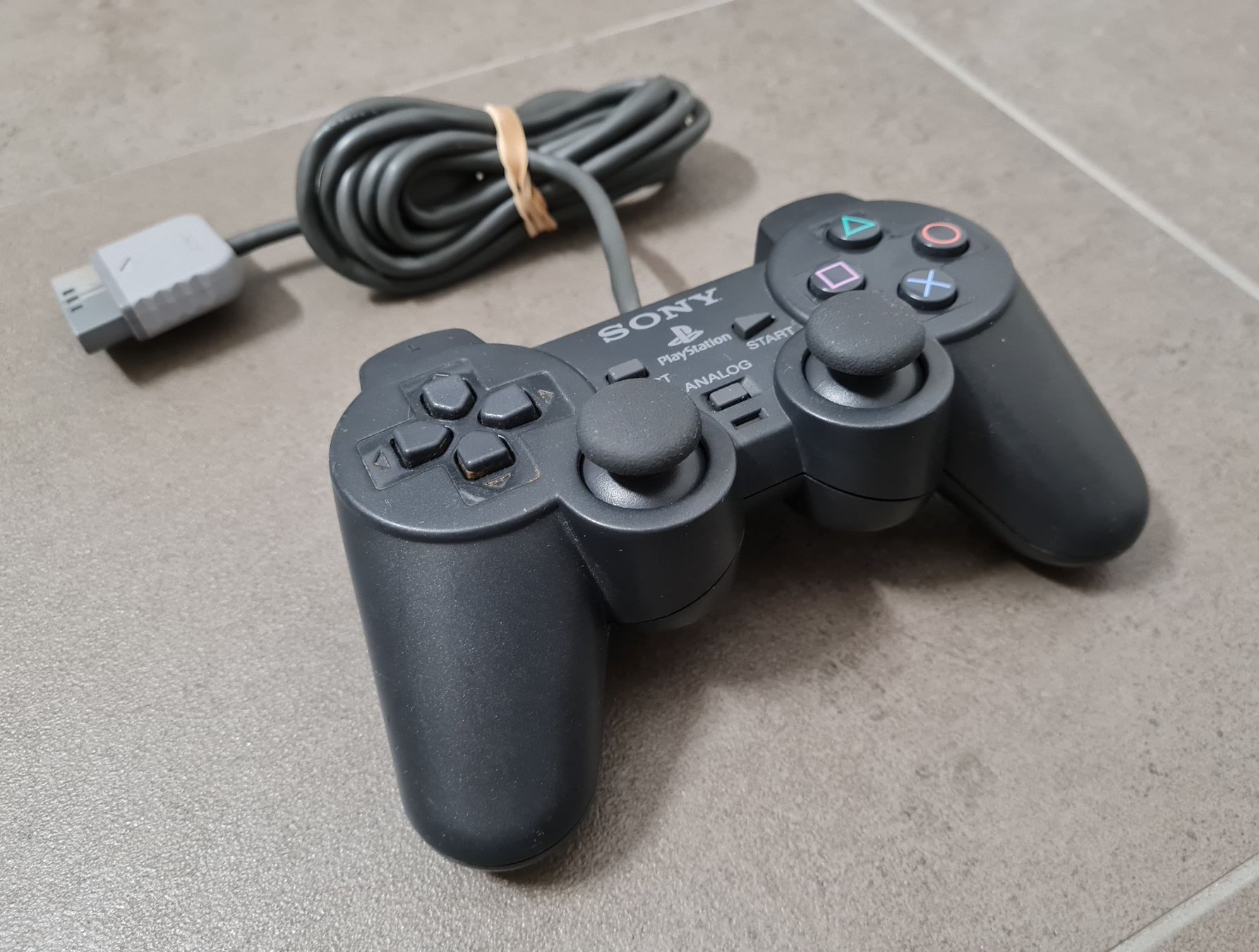 Sony Controller: Original PS1 / PS2 Controller - schnelle Lieferung – Usato da Birsfelden venduto da Dealgoenner24 1
