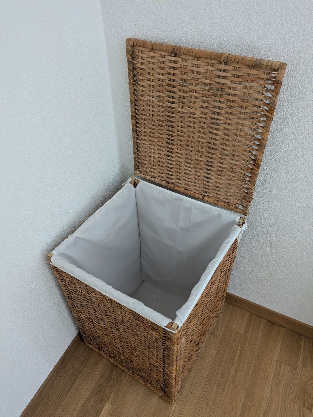 Ikea Cesti per biancheria: IKEA Wäschekorb – Difettoso da Watt venduto da Mr.Dayum 1
