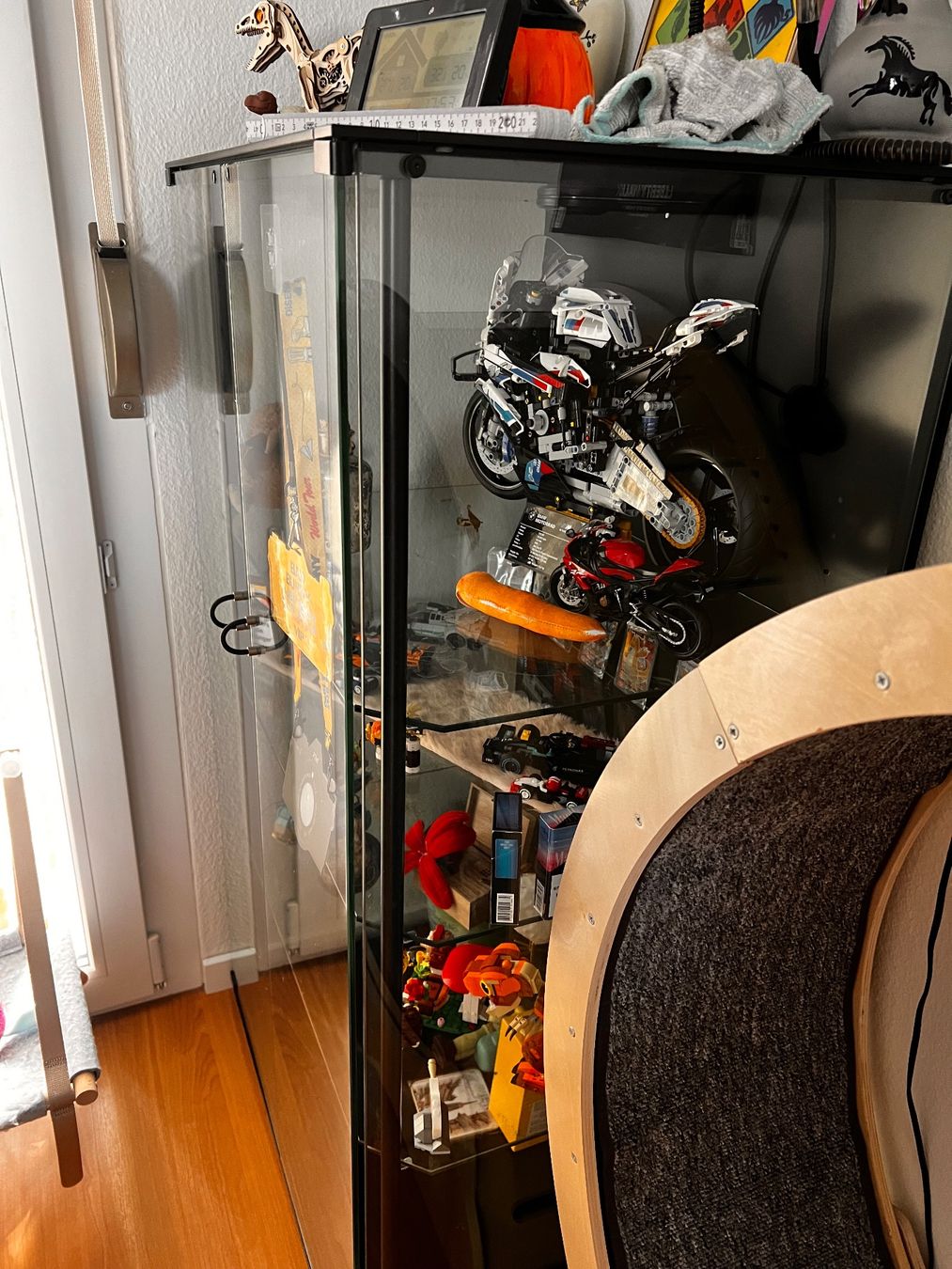 Vitrinen: Vitrine mit Licht – Gebraucht aus Niederglatt ZH von NICELODEON18 1