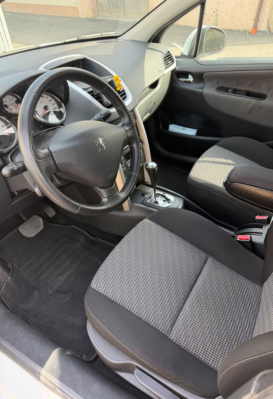 Peugeot Autos: Peugeot 207, essence, blanche, MFK – Neu und originalverpackt aus Yverdon-les-Bains von hal_jq27 1