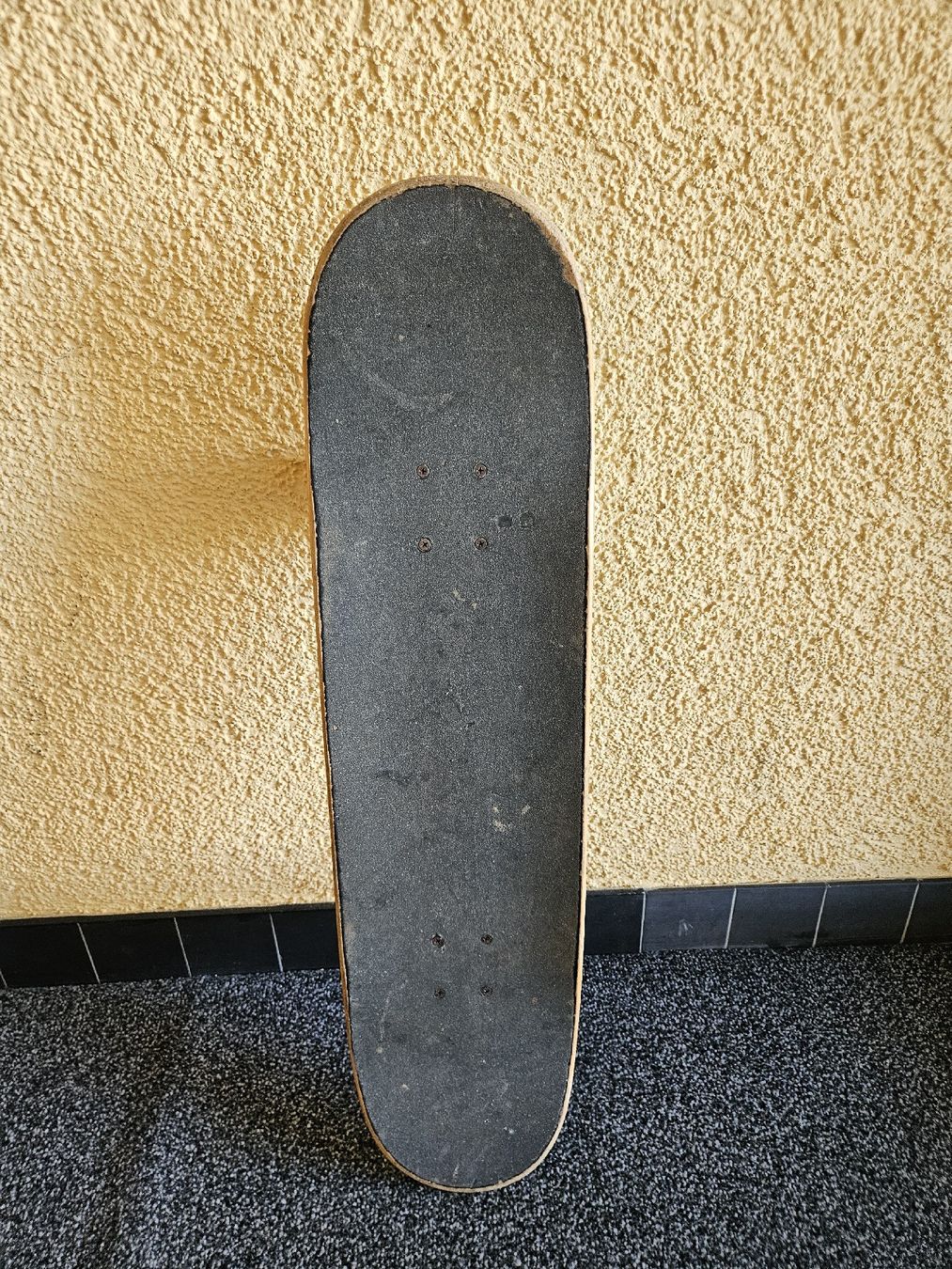Skateboards: Skateboard complet usagé – graphisme skull / SCHULZ – Gebraucht aus Monthey von darkmine