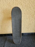 Skateboard complet usagé – graphisme skull / SCHULZ