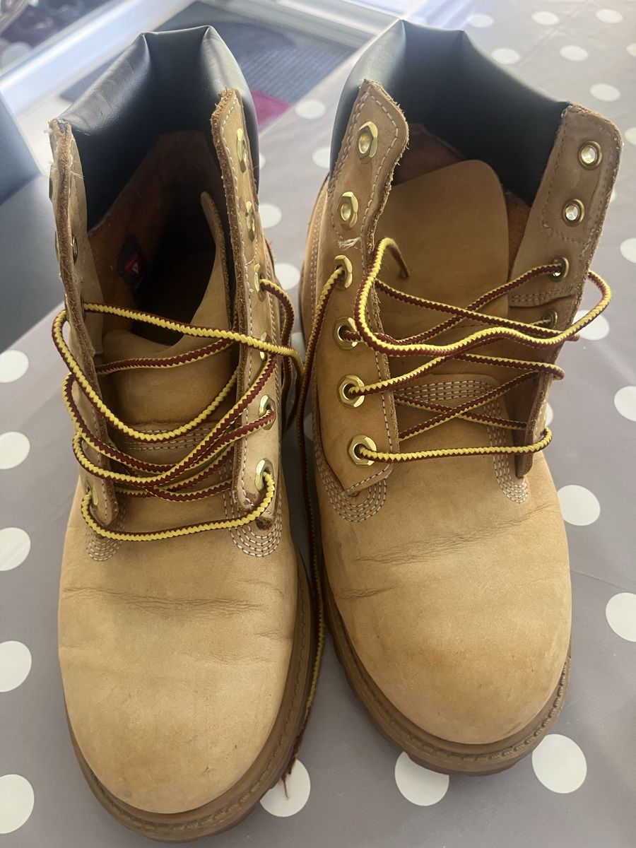 Timberland Herrenschuhe: Bottes Timberland taille eu 37 brun – Gebraucht aus Noville von Berlusconi55 1