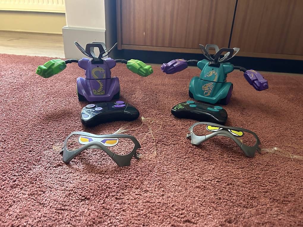 Giocattoli: Silverlit Robot Kombat Perforeuse de ballons – Usato da Curtilles venduto da cat_vs66