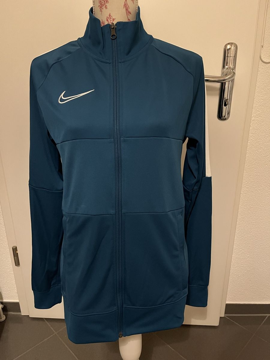 Nike Jacken: Nike Trainerjacke unisex S blau neu – Neu (gemäss Beschreibung) aus Birrwil von vanyboo 1