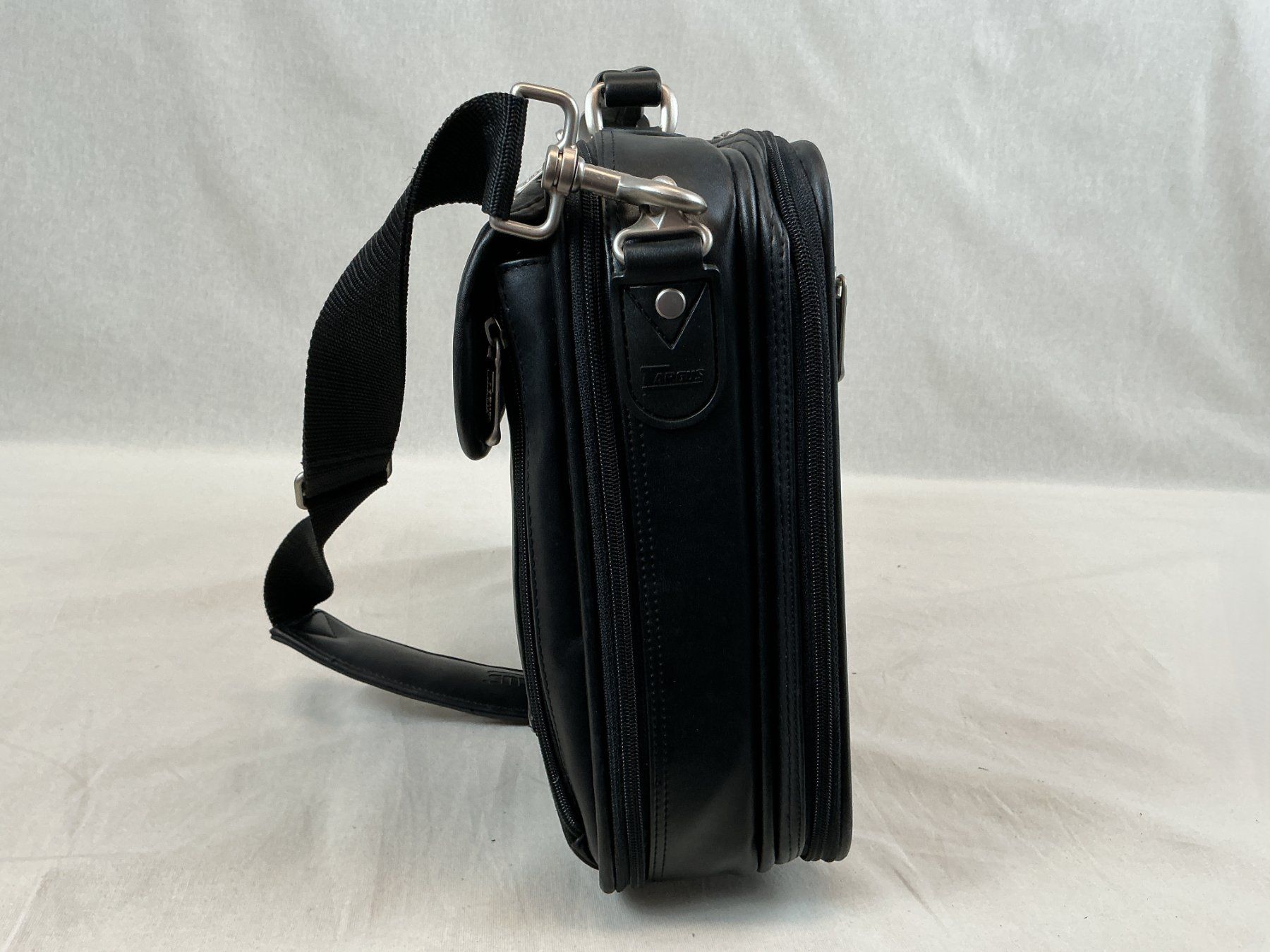 Targus Taschen: TARGUS Business / Laptop Tasche – Gebraucht aus Richterswil von Restwert_Richterswil 3