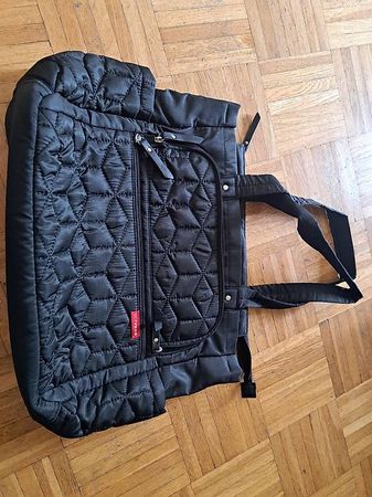 Neue Wickeltasche von 'Skip Hop'