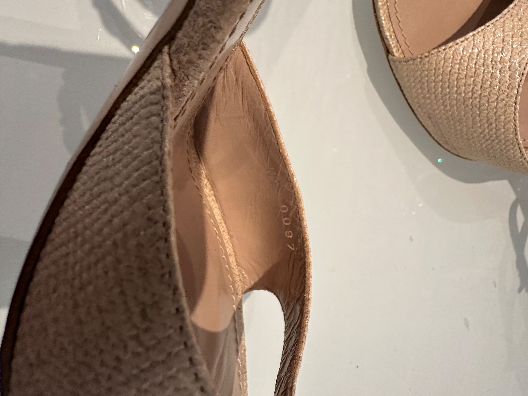 Louis Vuitton Scarpe da donna: Louis Vuitton Pumps - 1342 – Usato da Hittnau venduto da LuxAndMore 4