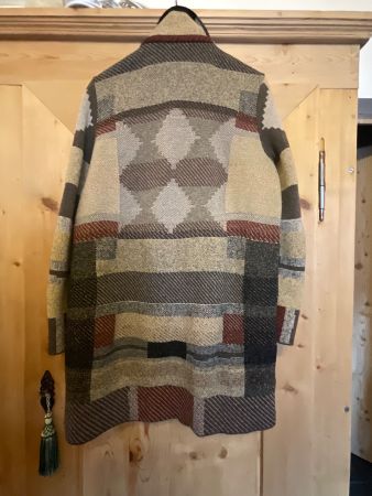 ALDO MARTINS MANTEL JACKE : DESIGN AND MADE IN BARCELONA