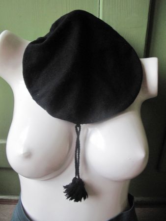 Beret  mit 100% Merino Wolle Porto 2 Fr.
