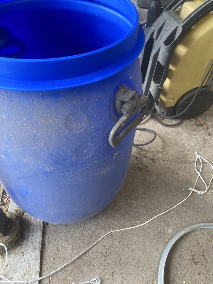 Accessori: Blaues Kunststofffass mit Griffen,Deckel,50L – Usato da Aarwangen venduto da to-hirschi 2