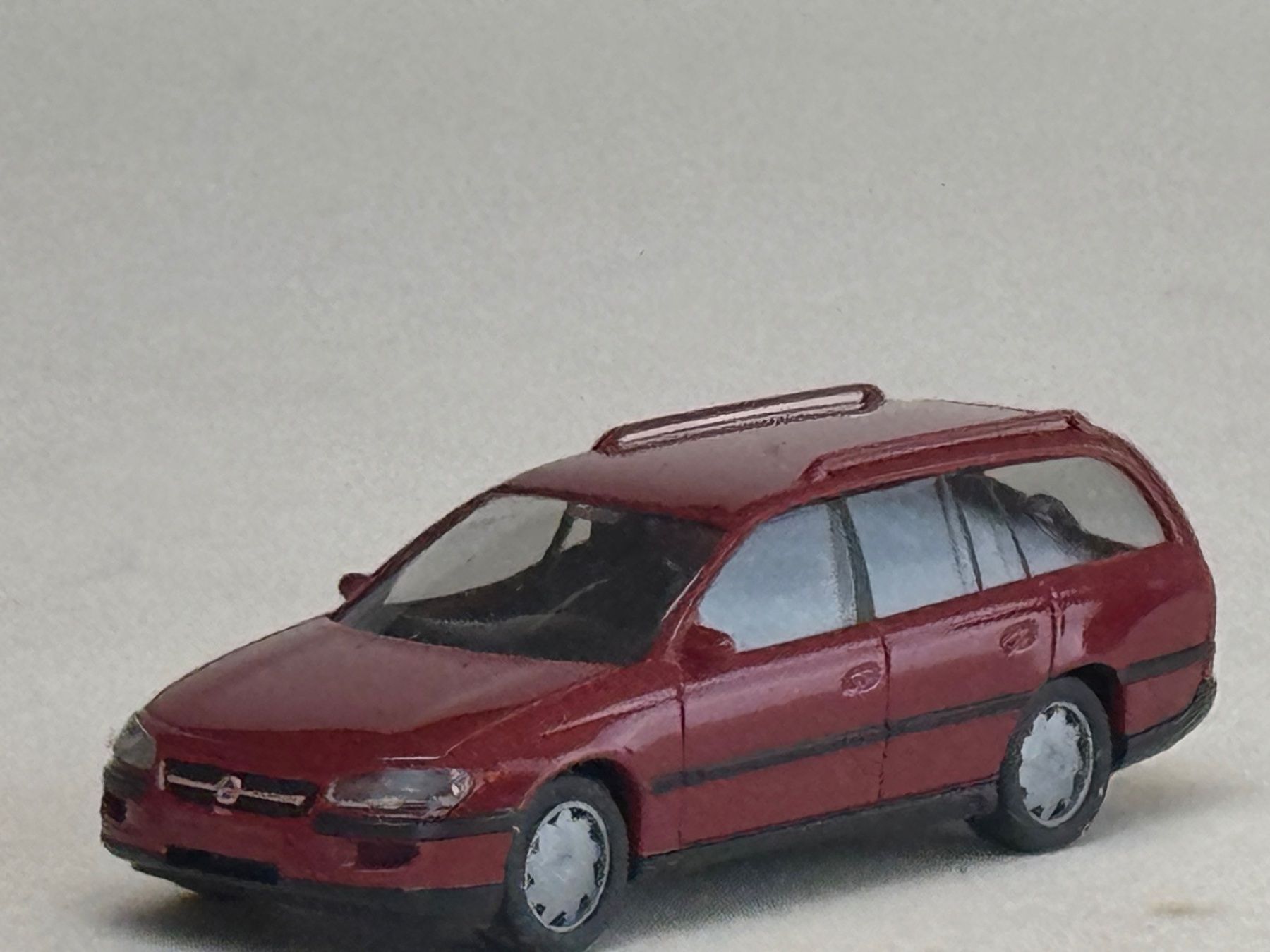 Herpa Voitures modèles: VE1- Herpa Opel Omega rot – D'occasion à Elm par Wikmtz